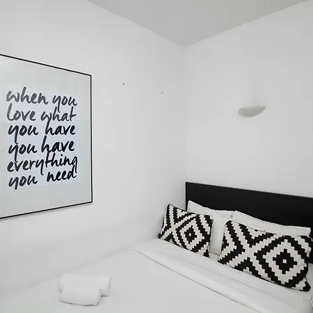 Apartment L'arago By The Streets *