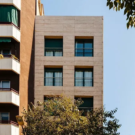 L'arago By The Streets Barcelona